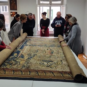 Djelatnici Ureda za kulturna dobra Zagrebačke nadbiskupije posjetili Odjel za tekstil Hrvatskog restauratorskog zavoda